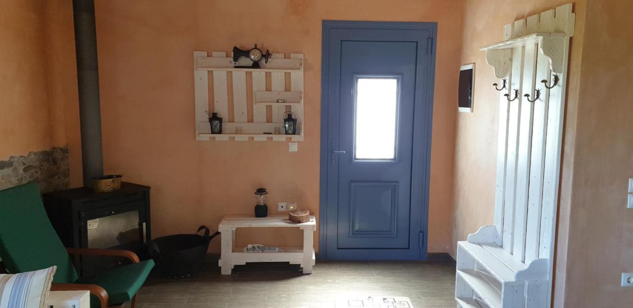 Chaihoutes Stone House Into Olive Farm In Zia Farm stay