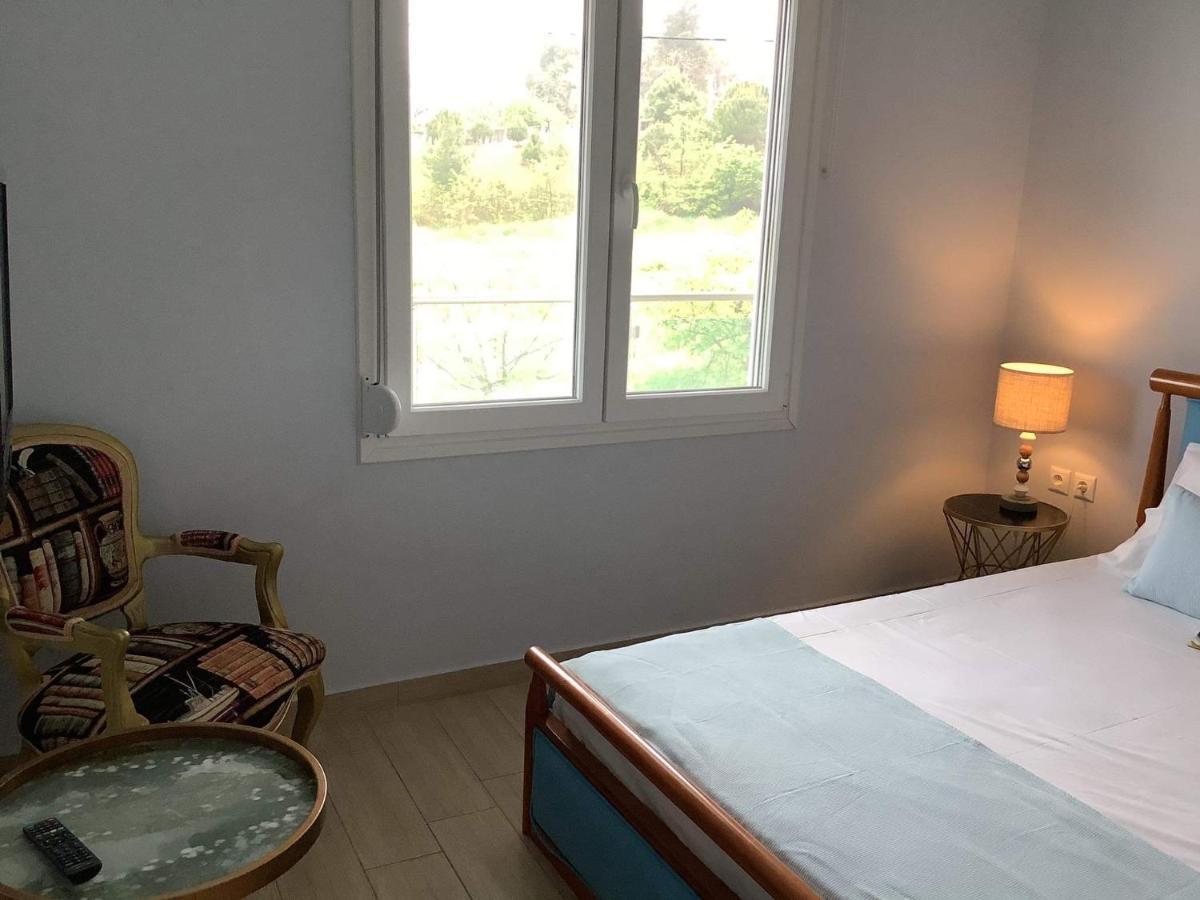 Blue & White Luxury Holiday home Flogita