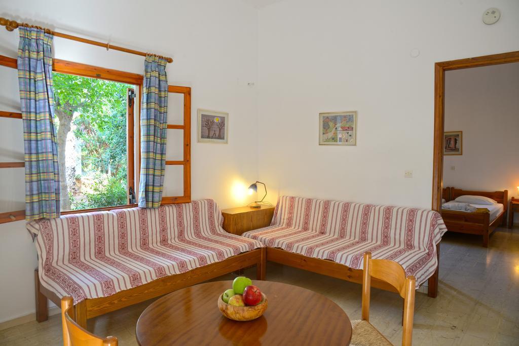 Ekati Apartment *