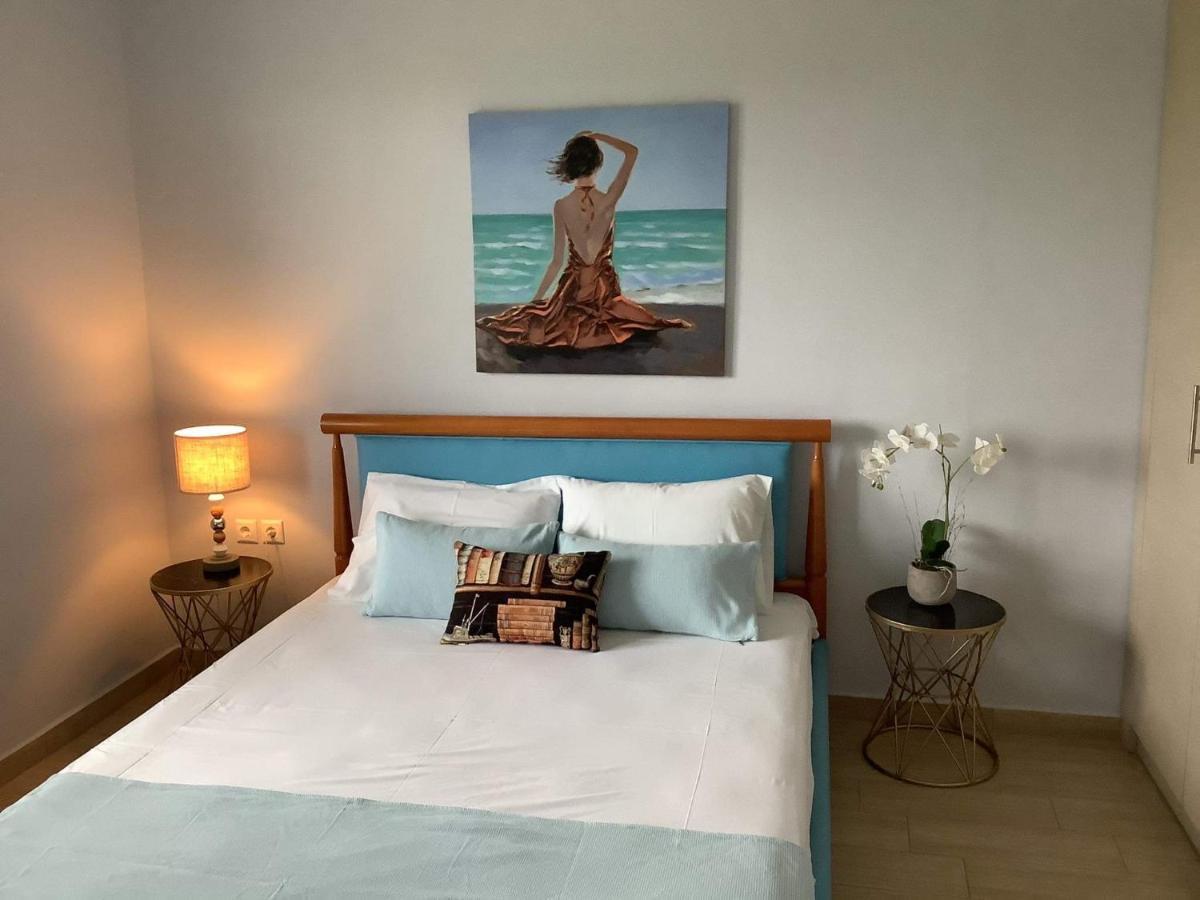 Blue & White Luxury Holiday home Flogita