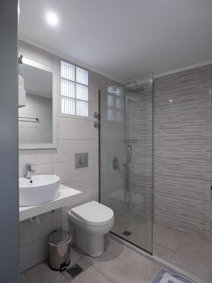 Aristo Apts 3*