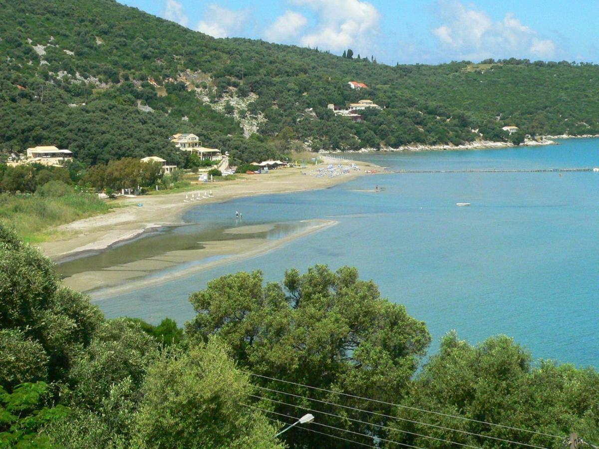 Bay In Kalamaki Guest house Apraos