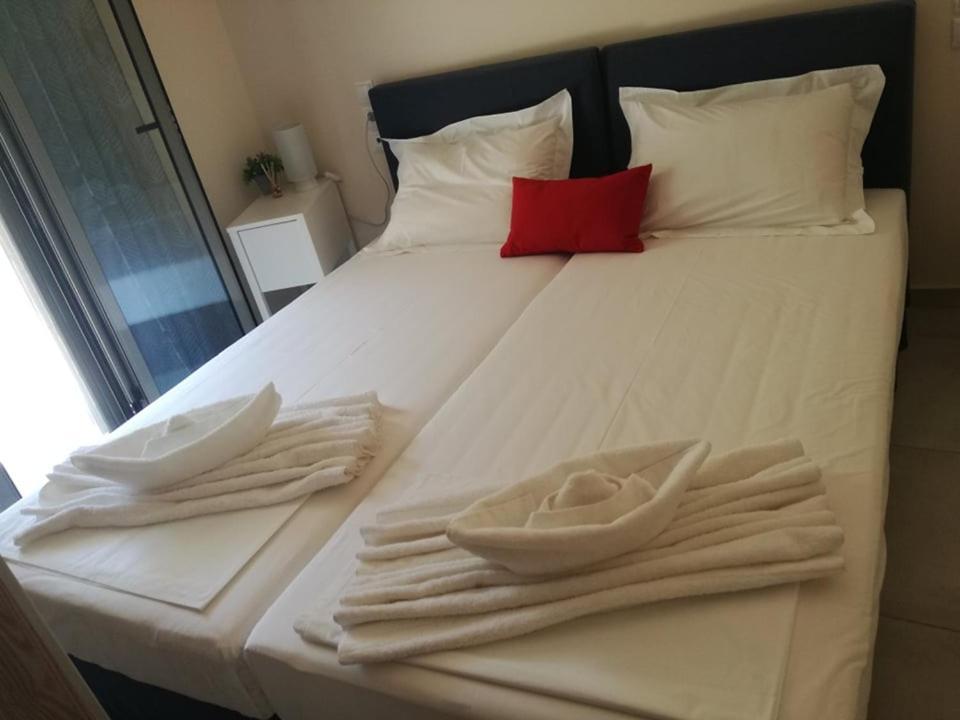 Athina Villa Angon