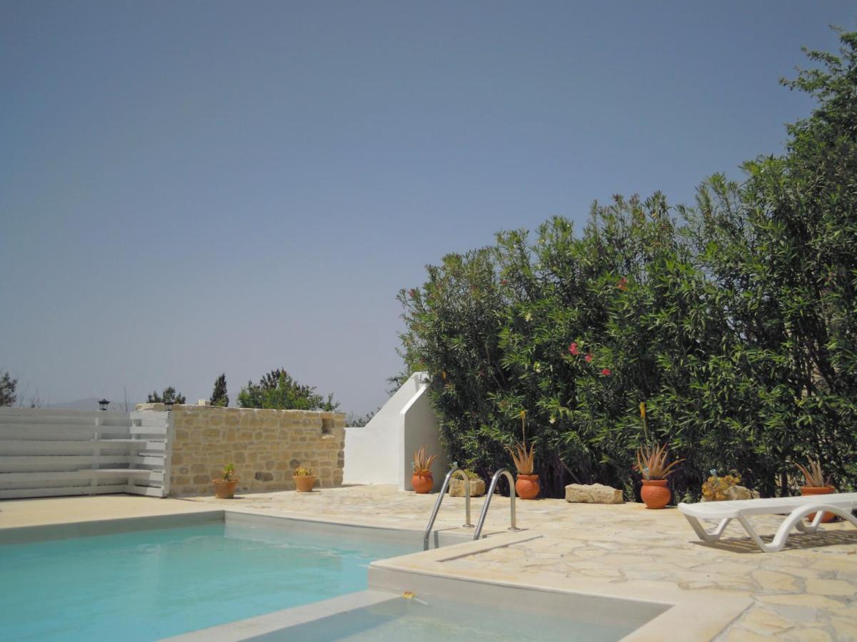 Petaloudes 2 Apartment *