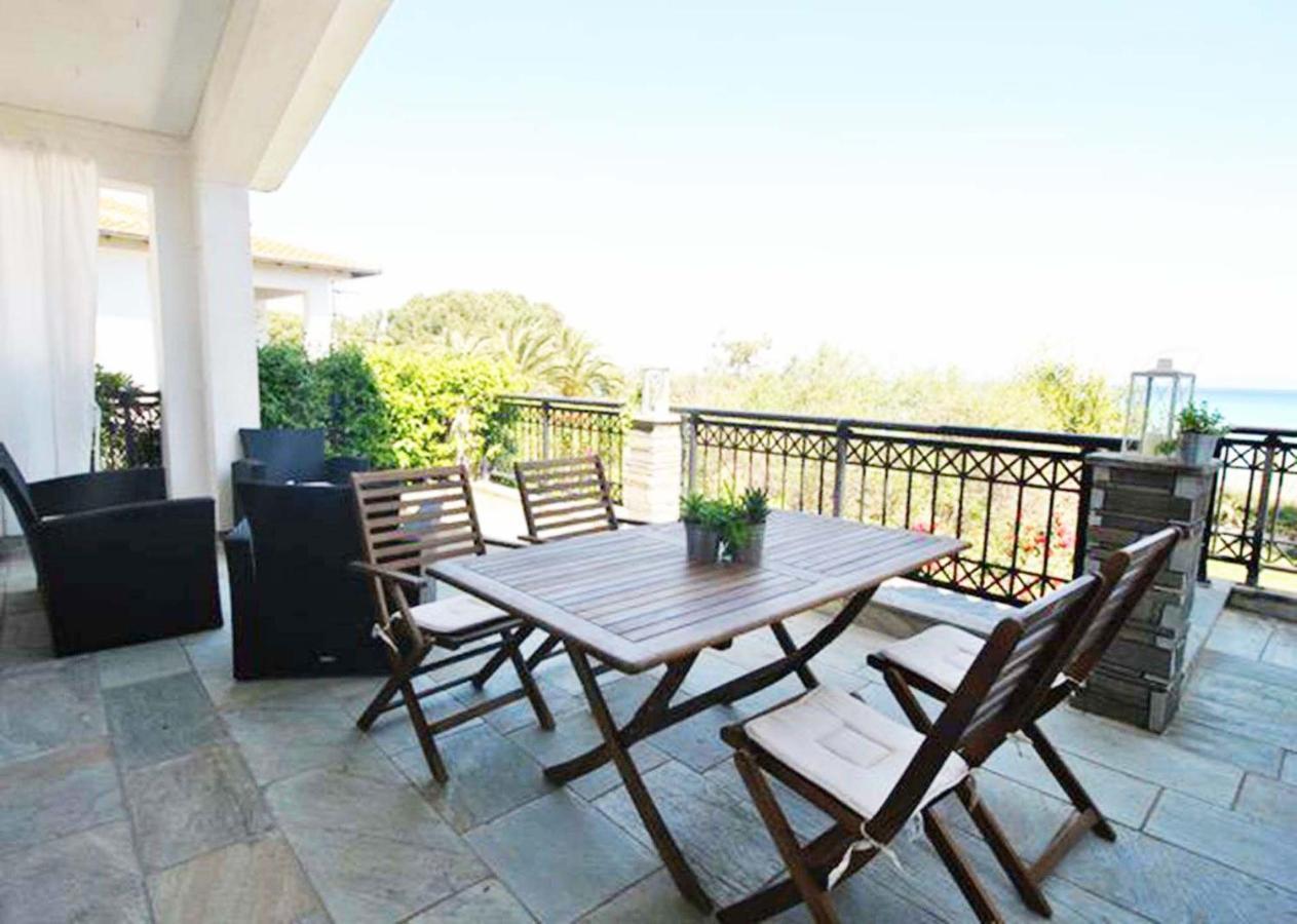 Front In Polychrono Holiday home *