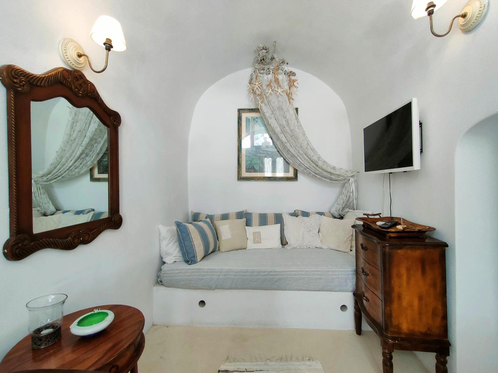 Casanova's House * Emporio (Santorini)