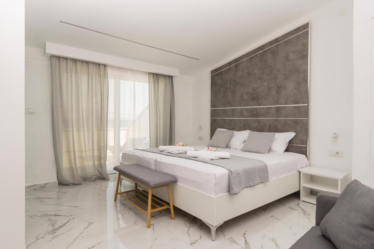 Aparthotel Del Soll Polychrono