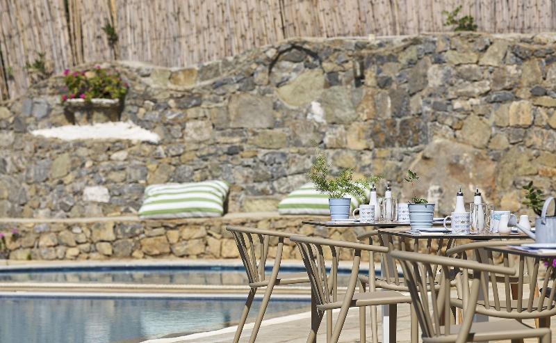 Nakou Village Aparthotel 3*