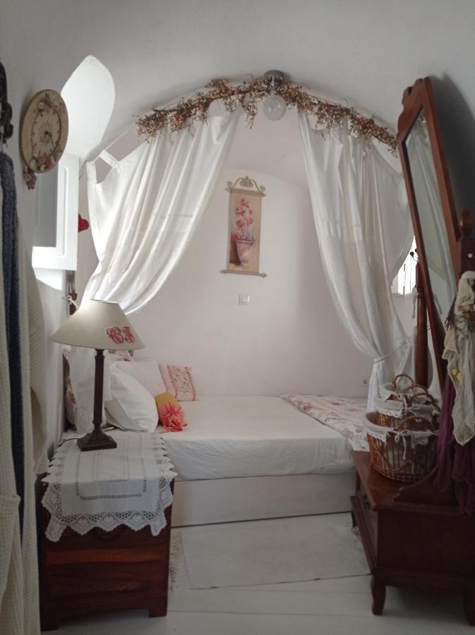Casanova's House Emporio (Santorini)