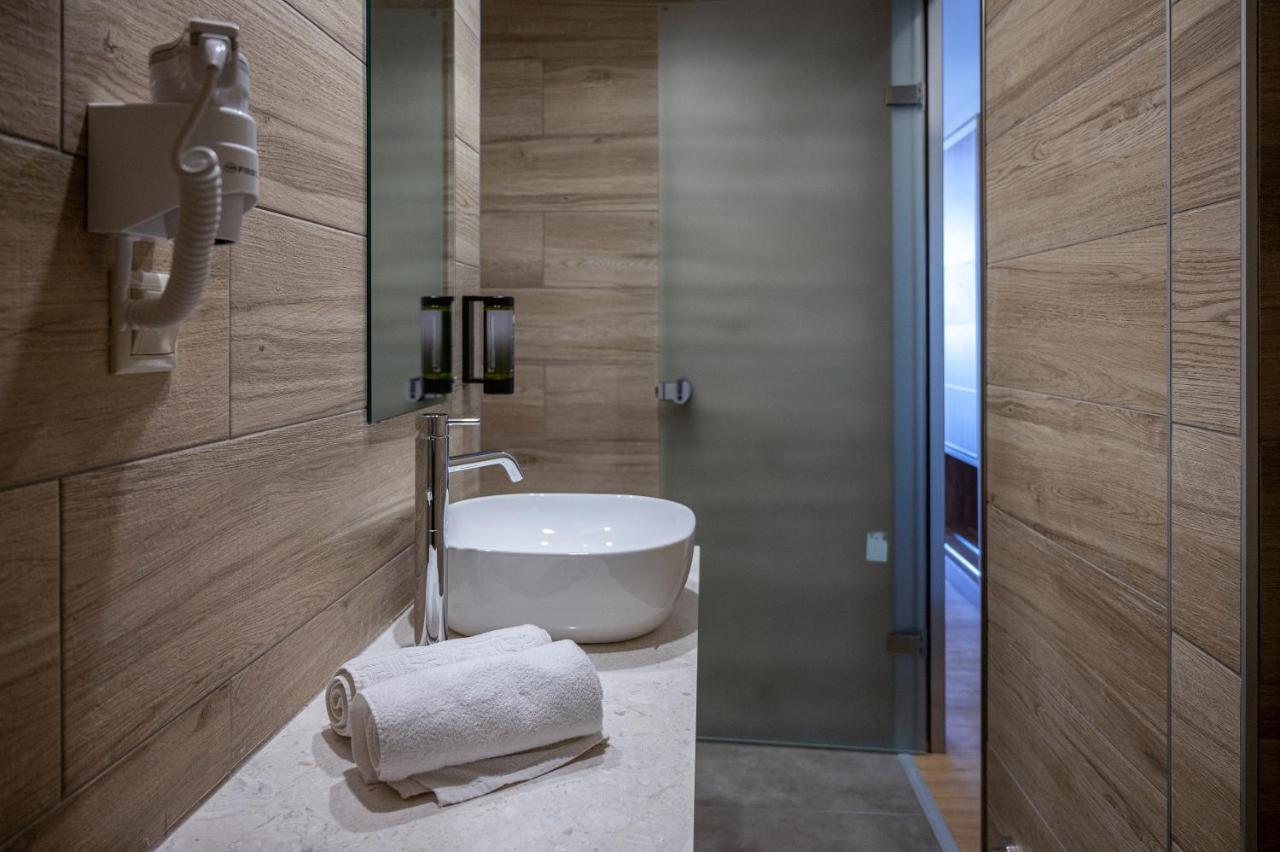 Pelopas Hotel 4*