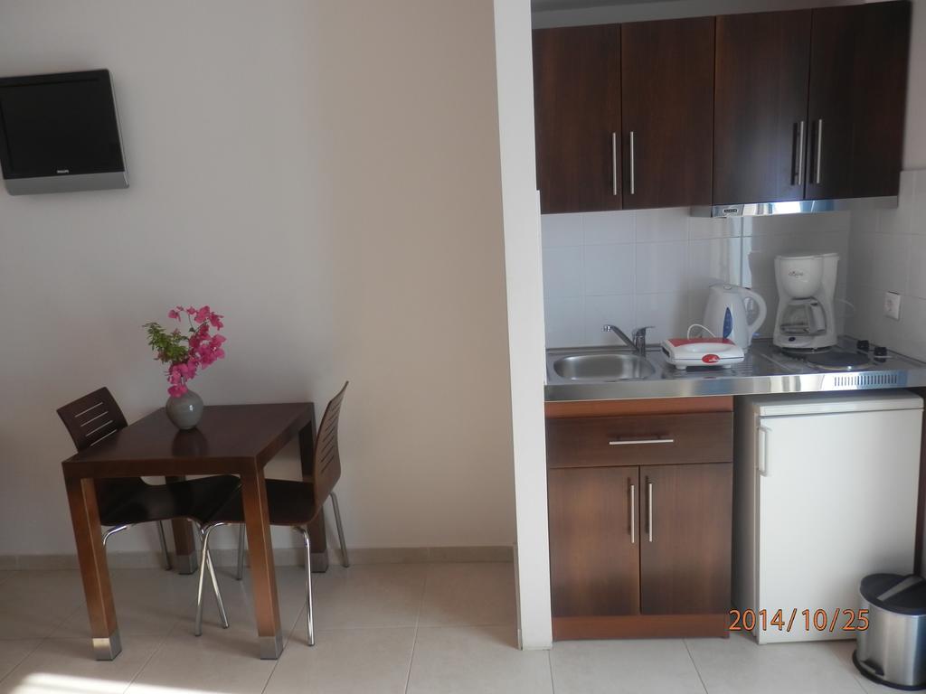 Aparthotel Glaros