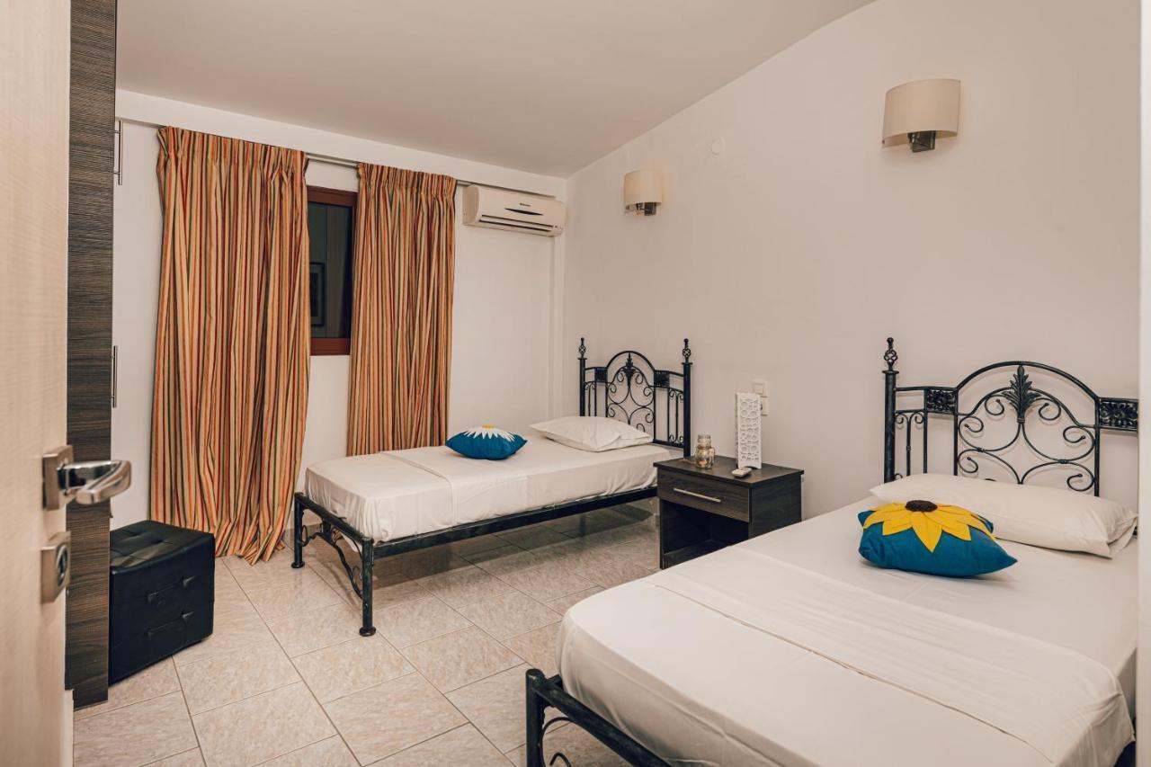 Villa Beachfront Andriana With Mini Pool And *