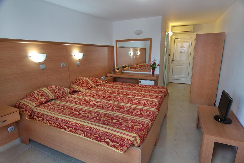 Ilyssion Hotel