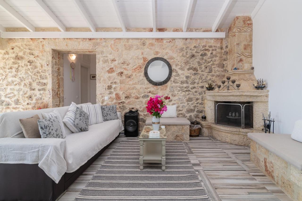 Daniela - Private Pool And Serene Location, By Zantewize Villa