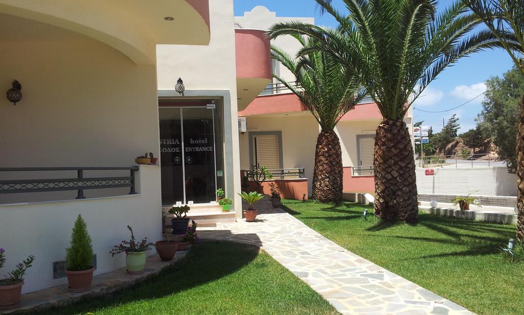 Ostria Hotel *