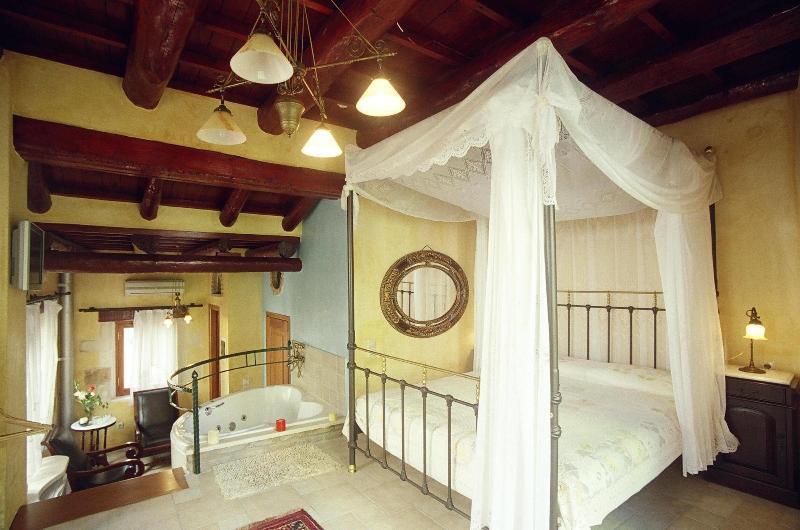 Ifigenia & 3* Chania (Crete)