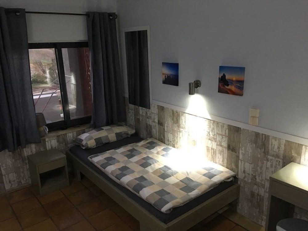 Anissaras Aparthotel