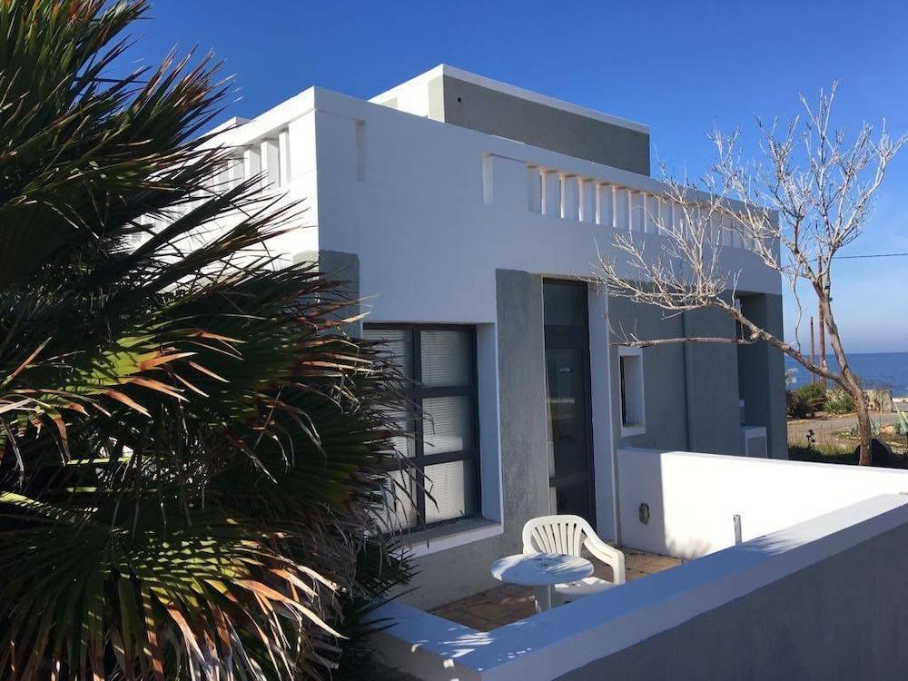 Aparthotel Anissaras 3*
