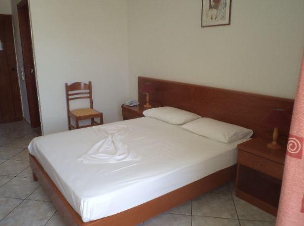 Kamari Bay Hotel 2*