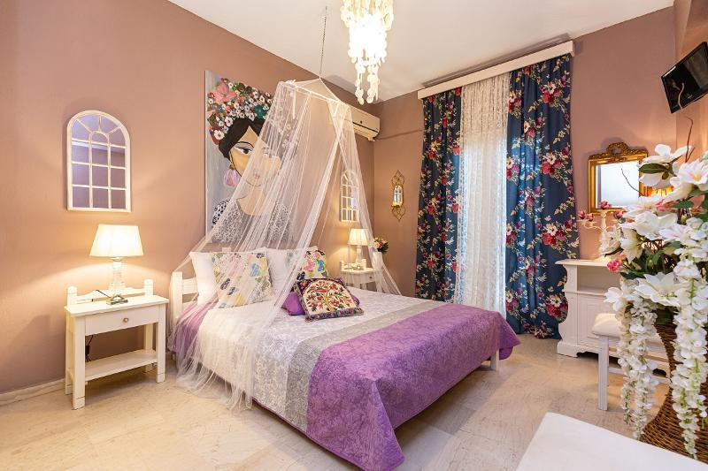 V.a Boutique And Acharavi (Corfu)