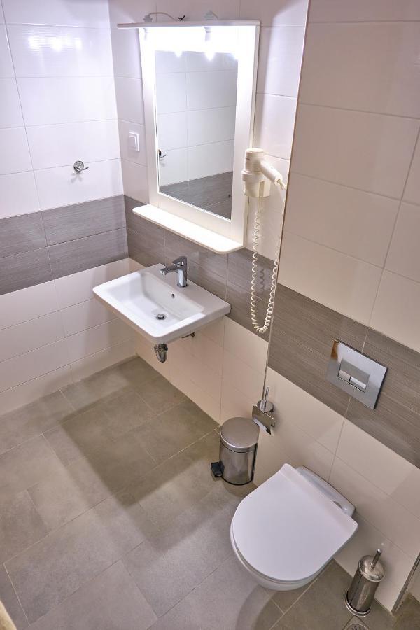 Beachside Acharavi Corfu Apartment *