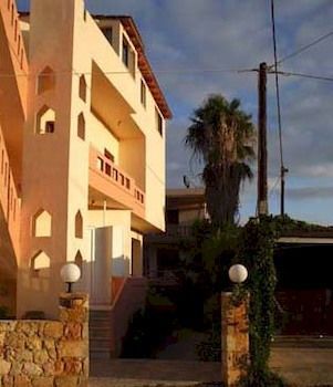 Apartment Karavanos