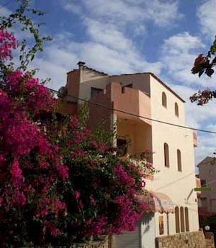 Karavanos Apartment