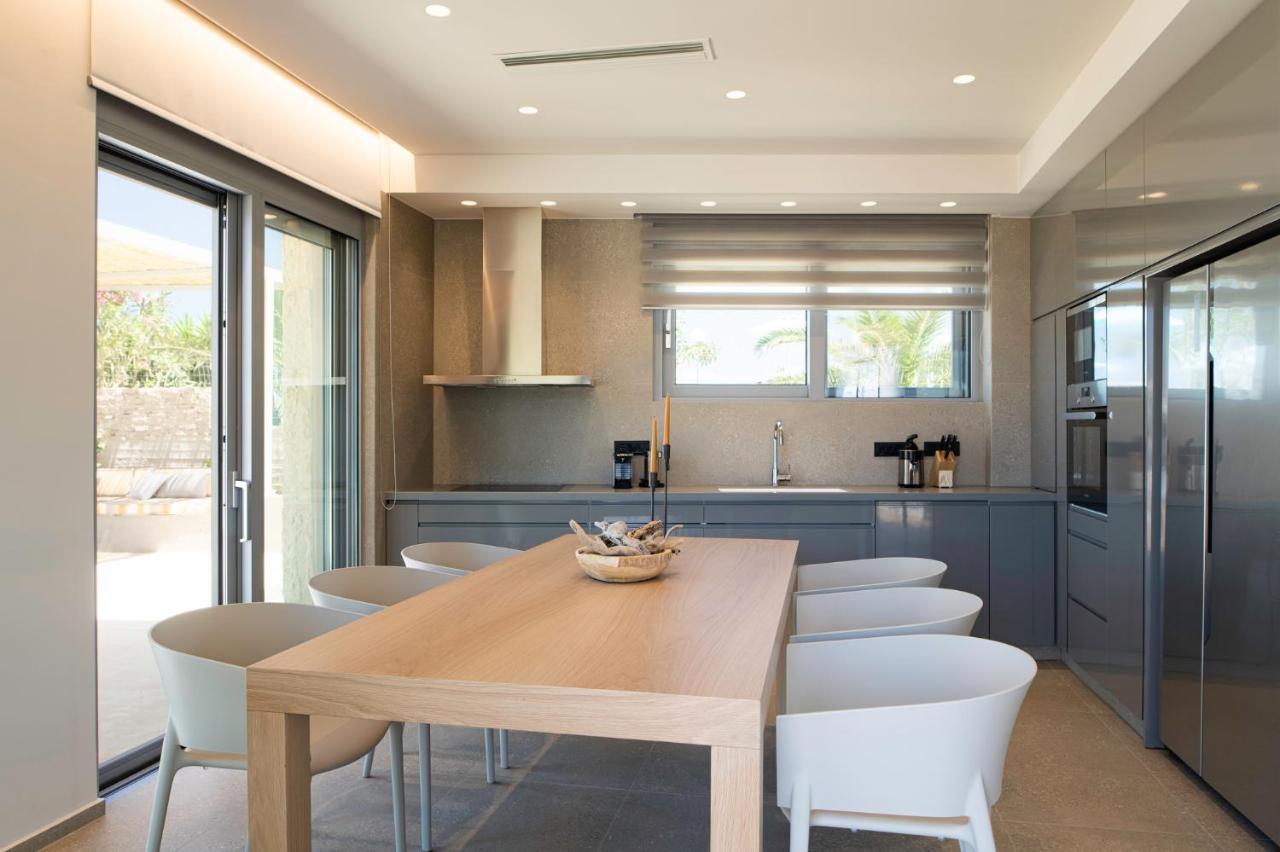 Your Private Retreat By The Beach, With Heated Pool, By Thinkvilla Petres (Rethymno)