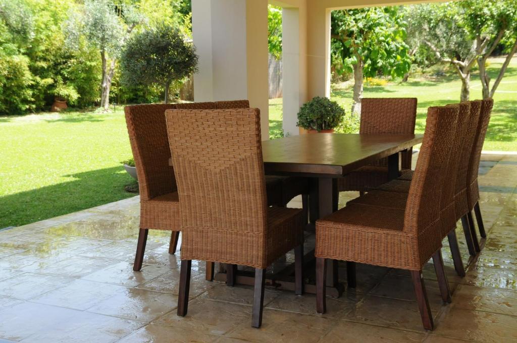 Achillion Villas Aparthotel
