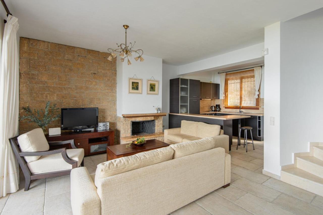 Holiday home Seagrove, Beachfront In Possidi #feelslikehome *