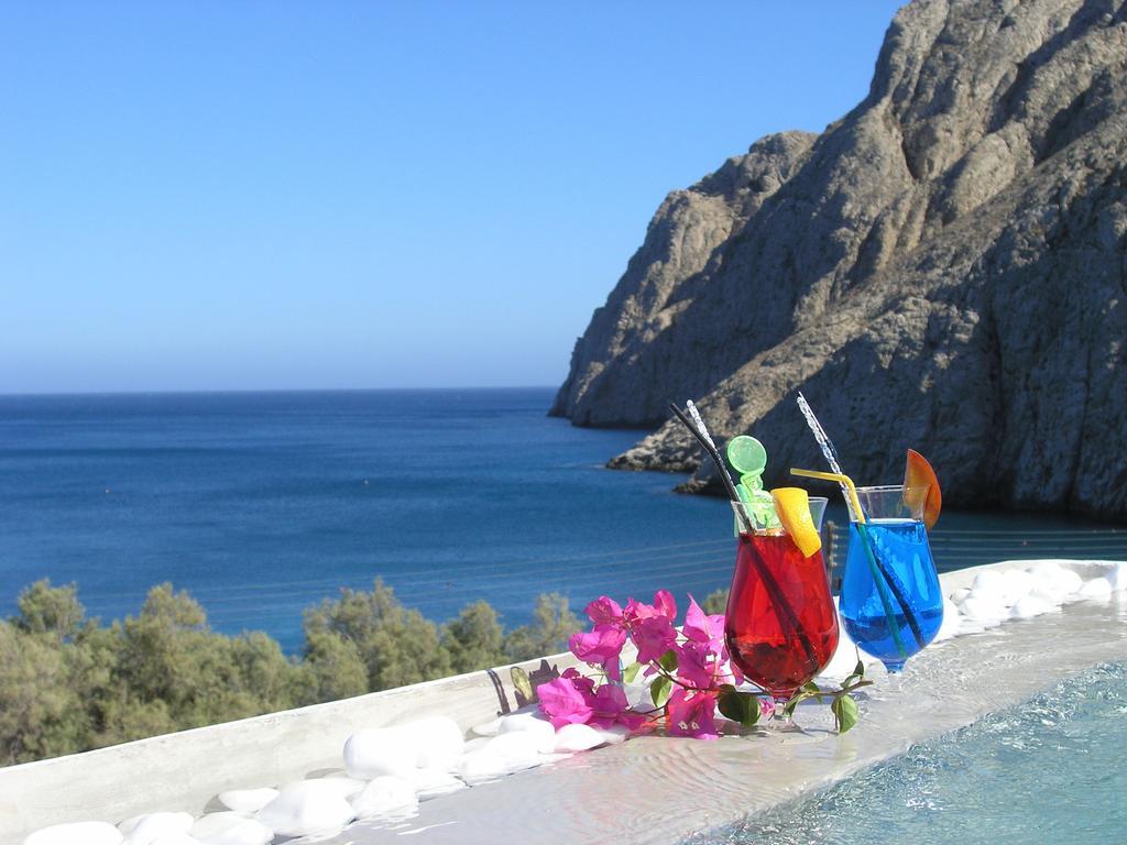 Blue Waves & Kamari (Santorini)