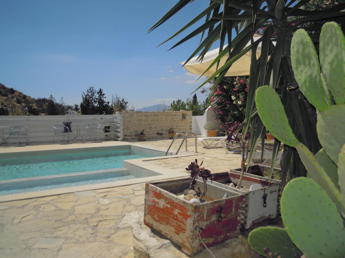 Petaloudes 2 Apartment Kamilari