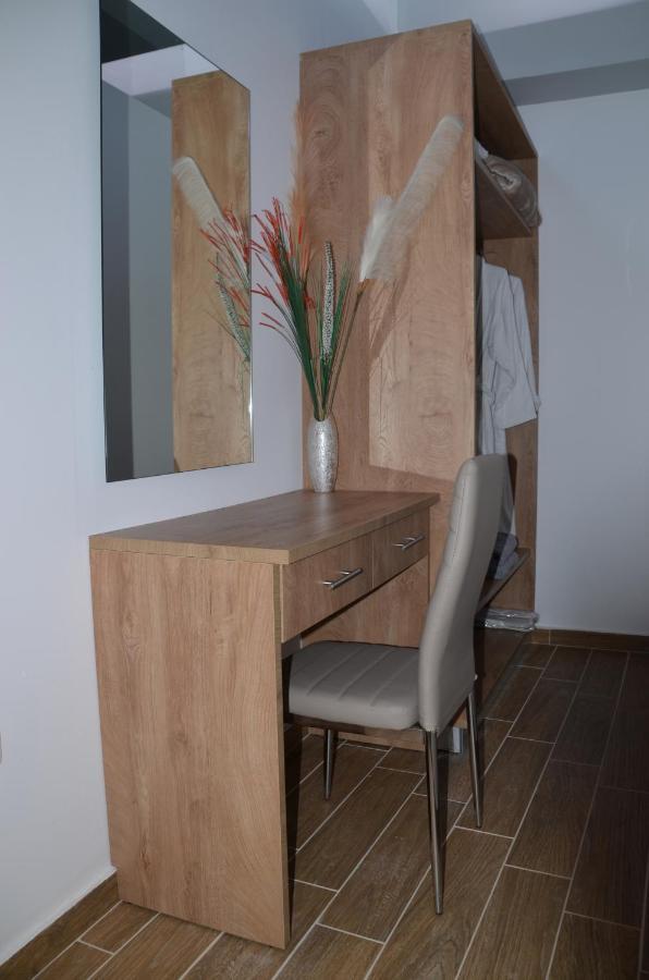 Aparthotel Zeus Throne *