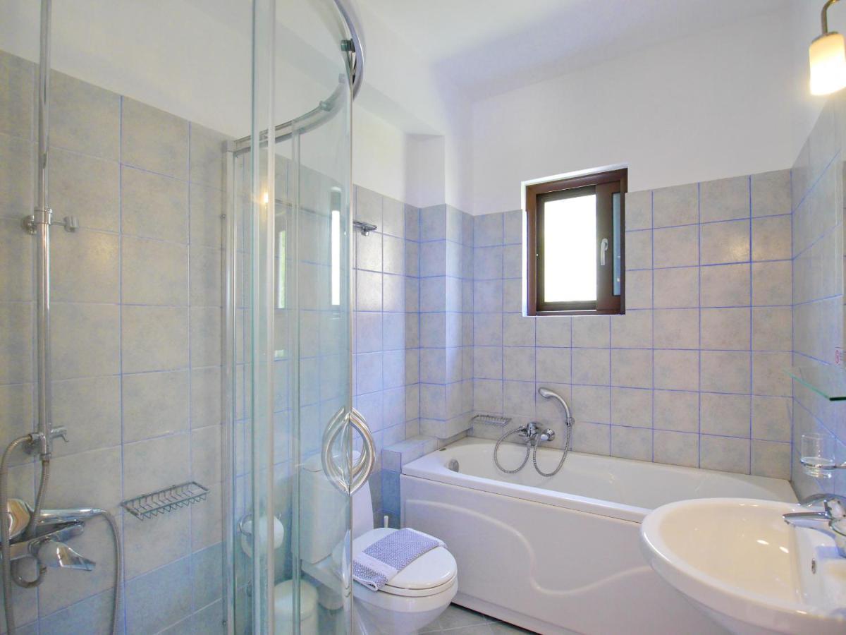 Villa Alexandros *