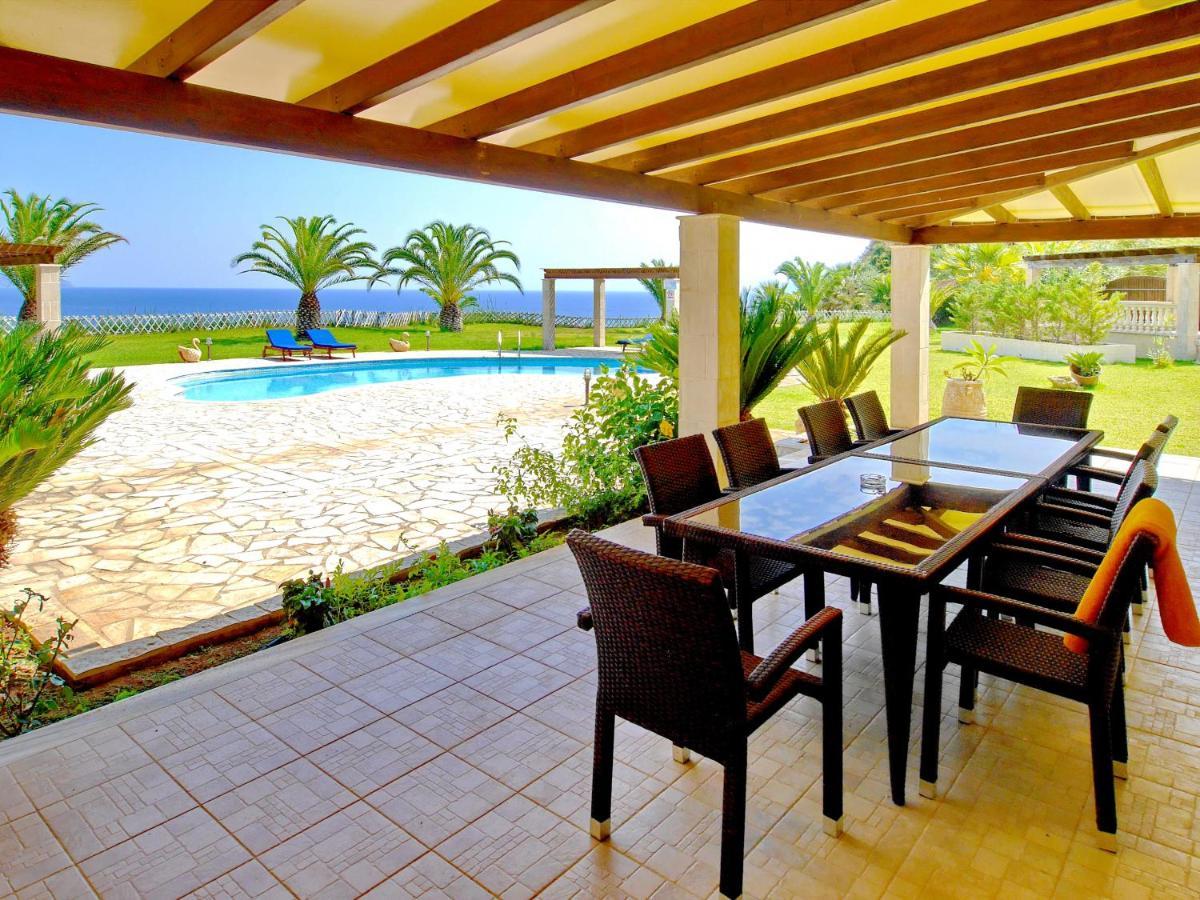 Villa Alexandros *