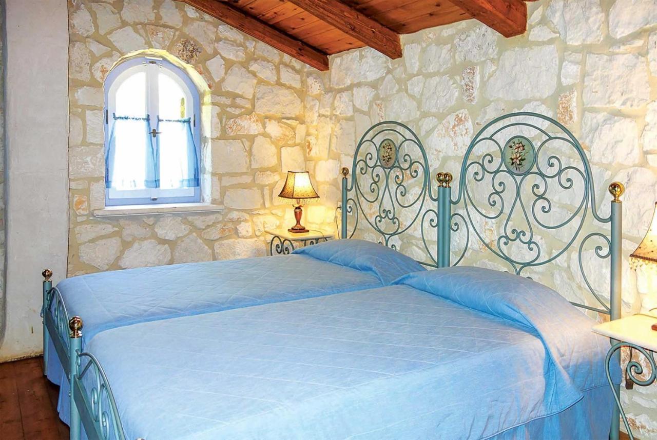 Niovi * Agios Leon