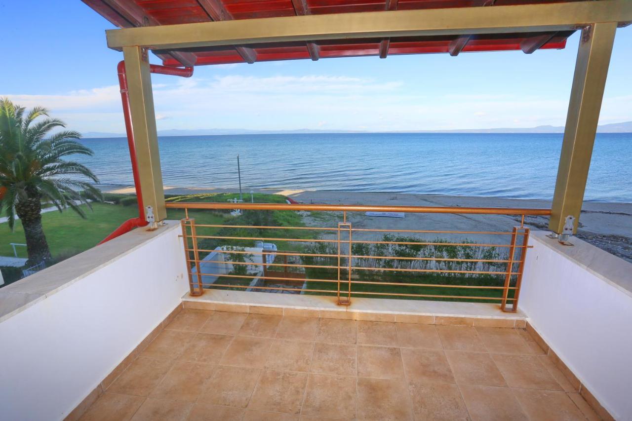 Omega - Beachfront, Garden, Bbq Villa