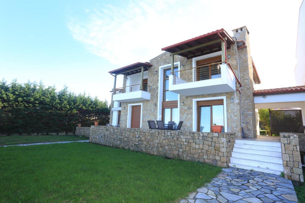Omega - Beachfront, Garden, Bbq *