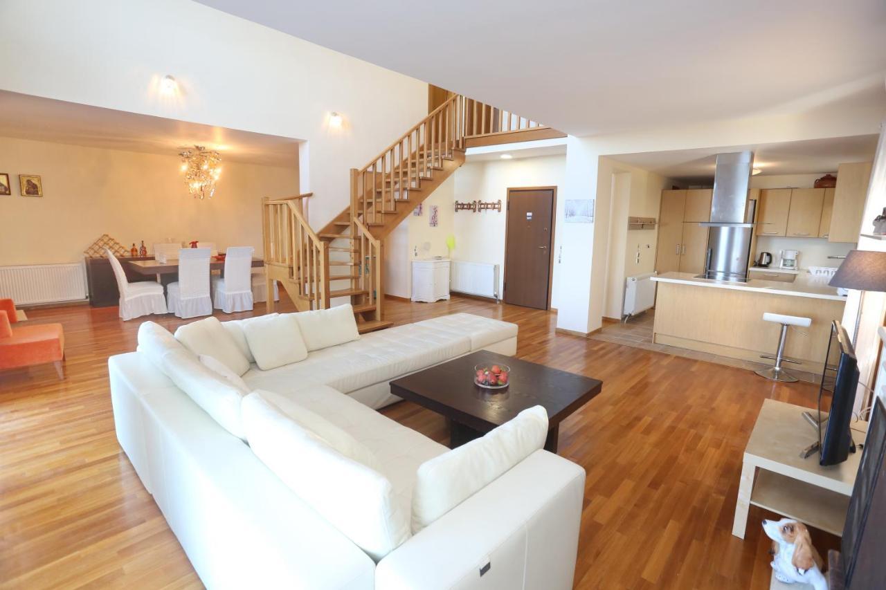 Omega - Beachfront, Garden, Bbq Villa