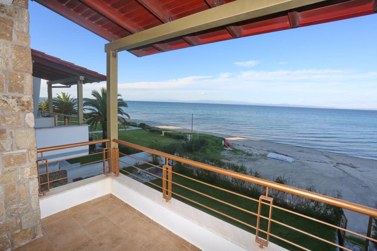 Omega - Beachfront, Garden, Bbq