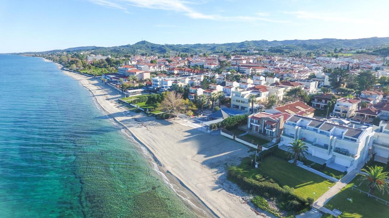 Omega - Beachfront, Garden, Bbq Villa Hanioti