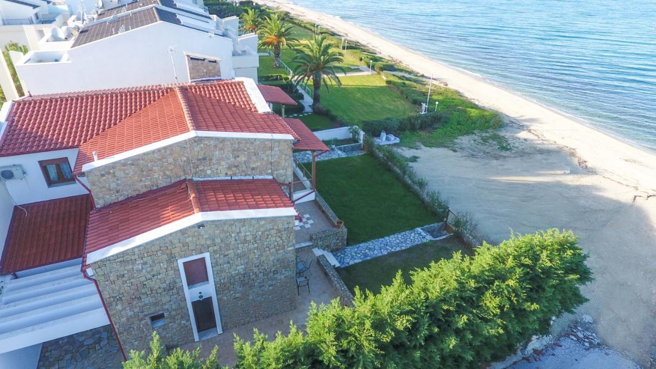 Omega - Beachfront, Garden, Bbq *
