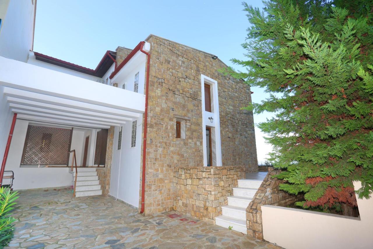 Omega - Beachfront, Garden, Bbq *