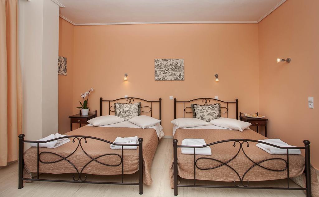 Minavra Athens