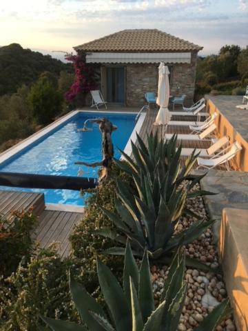 Luxury + Couchers De Soleil Villa