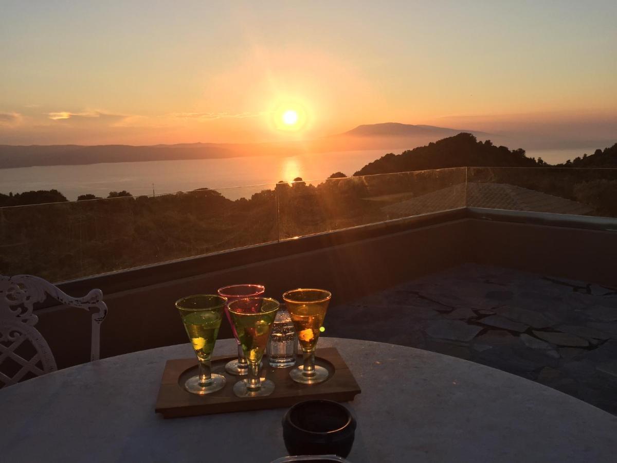 Luxury + Couchers De Soleil
