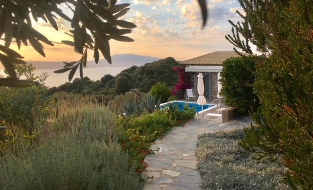 Luxury + Couchers De Soleil Villa