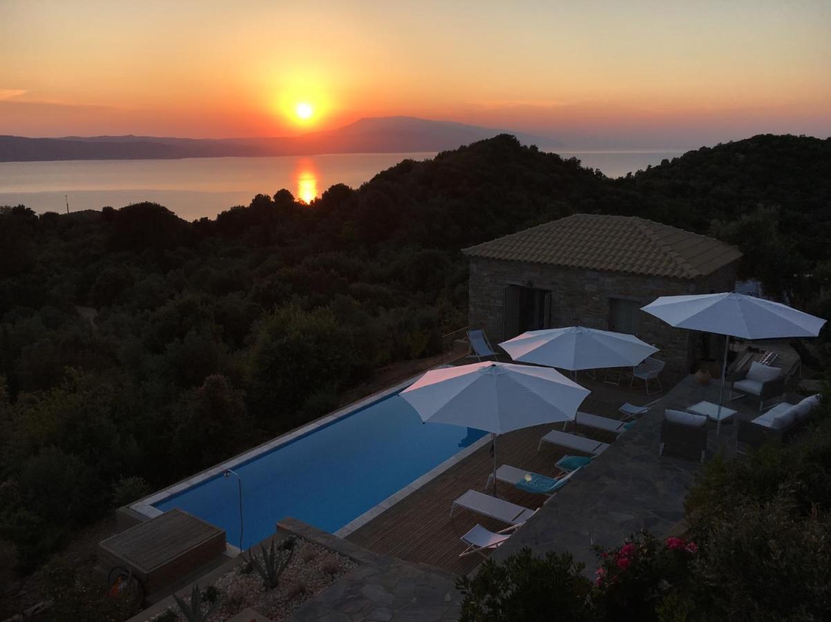 Luxury + Couchers De Soleil Villa *