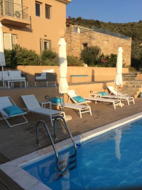 Luxury + Couchers De Soleil Villa