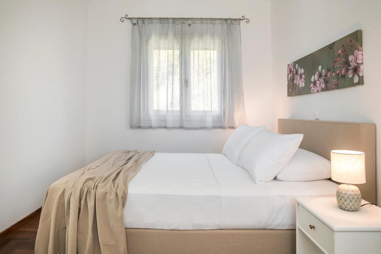 Apollonides Seafront Villa 2 Melete *
